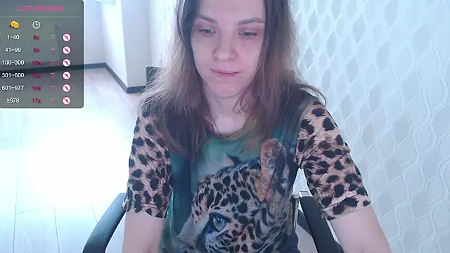 LisaHeart online show from 10-18-25, 08:48