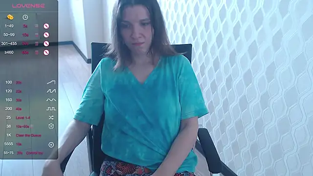 Snapshot of LisaHeart chatting on 06-21-26, 01:46 LisaHeart online show from 06-21-26, 01:46