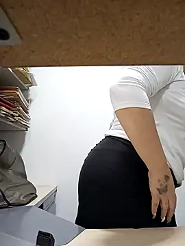 Snapshot of Miss_Agatha chatting on 12-24-24, 03:58 Miss Agatha online show from 12-24-24, 03:58