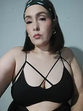 Miss Agatha online show from 03-15-26, 01:39