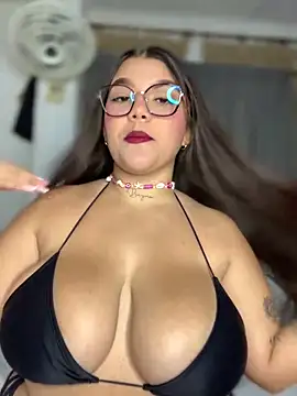 Snapshot of Michellesexxy chatting on 01-22-25, 02:26 Michellesexxy online show from 01-22-25, 02:26