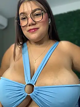 Snapshot of Michellesexxy chatting on 01-29-25, 08:35 Michellesexxy online show from 01-29-25, 08:35