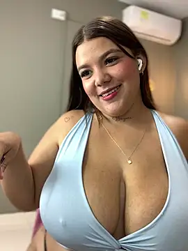 Snapshot of Michellesexxy chatting on 02-11-25, 05:58 Michellesexxy online show from 02-11-25, 05:58