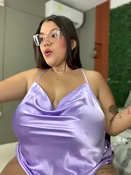 Snapshot of Michellesexxy chatting on 03-13-25, 03:44 Michellesexxy online show from 03-13-25, 03:44