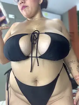 Snapshot of Michellesexxy chatting on 03-16-25, 06:53 Michellesexxy online show from 03-16-25, 06:53