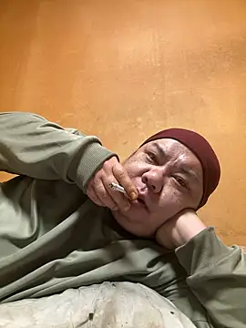 punk0805 online show from 12-18-25, 04:02