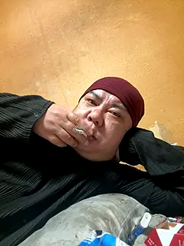 punk0805 online show from 12-19-25, 11:17