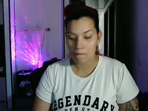 Snapshot of CarolinaRincon chatting on 02-12-25, 10:26 CarolinaRincon online show from 02-12-25, 10:26