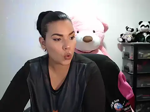 CarolinaRincon online show from 11-22-25, 11:48