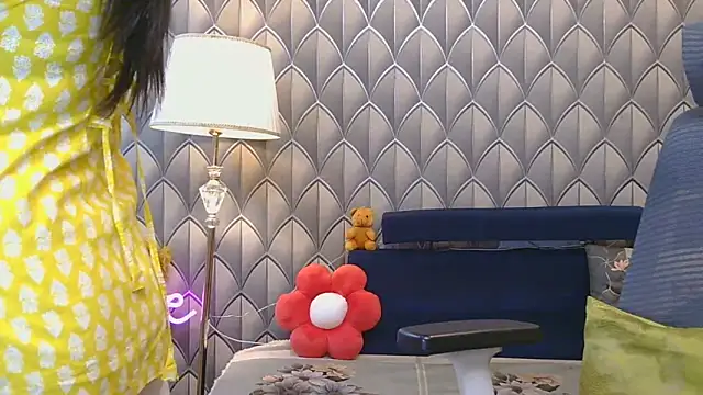 Snapshot of Mishika_Gill chatting on 06-04-26, 03:45 Mishika Gill online show from 06-04-26, 03:45