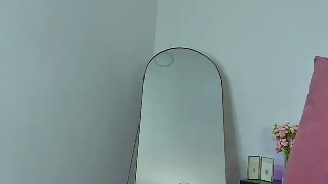 Snapshot of TootsieGirls chatting on 12-04-24, 09:57 TootsieGirls online show from 12-04-24, 09:57