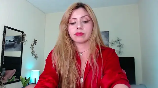 AnthonelaBella online show from 02-03-25, 11:47