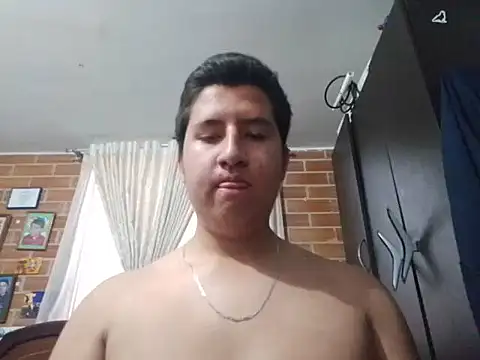 Snapshot of greeneyes999999999999 chatting on 10-09-25, 09:46 greeneyes999999999999 online show from 10-09-25, 09:46