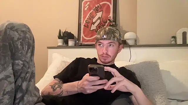 younghungginger online show from 02-04-25, 06:49