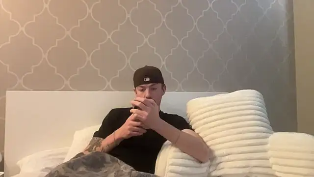 younghungginger online show from 04-17-26, 06:22