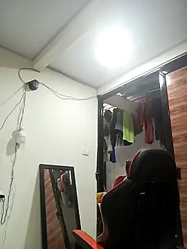 AlejoKhalifa  online show from 10-04-25, 09:35