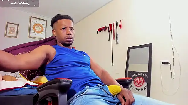 AlejoKhalifa  online show from 10-14-25, 12:06