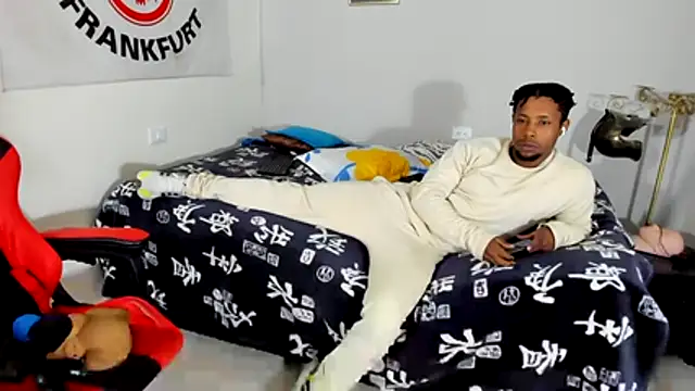 AlejoKhalifa  online show from 11-27-25, 12:13