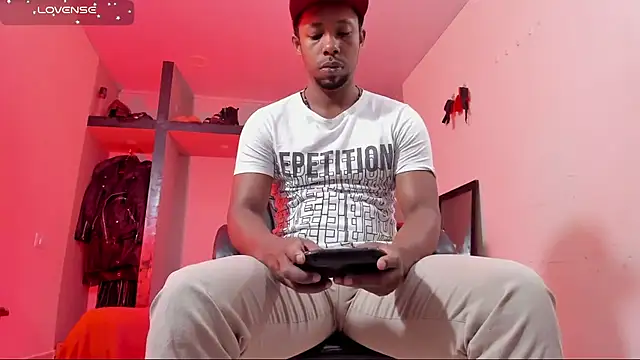 AlejoKhalifa  online show from 07-20-26, 10:39