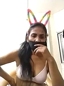 Snapshot of sunita6009 chatting on 06-26-26, 02:54 sunita6009 online show from 06-26-26, 02:54