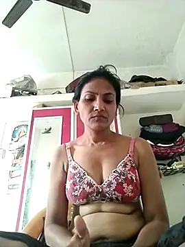 Snapshot of sunita6009 chatting on 07-28-26, 11:17 sunita6009 online show from 07-28-26, 11:17