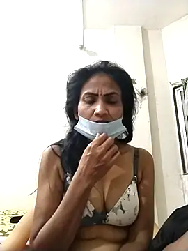 Snapshot of sunita6009 chatting on 08-04-26, 04:20 sunita6009 online show from 08-04-26, 04:20