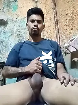 Snapshot of pene_latinoriico chatting on 01-17-25, 06:15 pene latinoriico online show from 01-17-25, 06:15