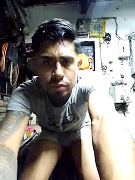 Snapshot of pene_latinoriico chatting on 10-18-25, 06:16 pene latinoriico online show from 10-18-25, 06:16