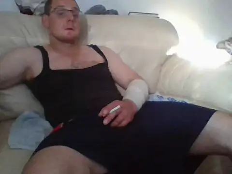 Snapshot of pauloooooborderrrr chatting on 07-28-26, 04:52 pauloooooborderrrr online show from 07-28-26, 04:52