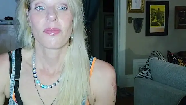 Glamazonx online show from 04-19-26, 01:27