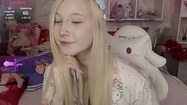 MeowkaKitty online show from 12-20-25, 01:45