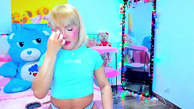 Candy Candy   online show from 05-26-26, 02:24