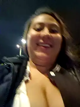 Snapshot of Celeem_ chatting on 12-25-24, 04:22 Celeem online show from 12-25-24, 04:22