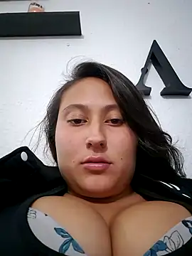 Snapshot of Celeem_ chatting on 01-22-25, 03:52 Celeem online show from 01-22-25, 03:52