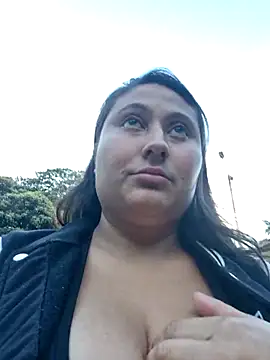 Snapshot of Celeem_ chatting on 10-30-25, 09:37 Celeem online show from 10-30-25, 09:37