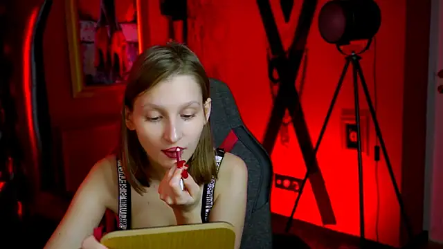 EllaHorton online show from 03-19-26, 05:06