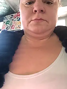 Snapshot of jusichka chatting on 03-08-26, 09:35 jusichka online show from 03-08-26, 09:35