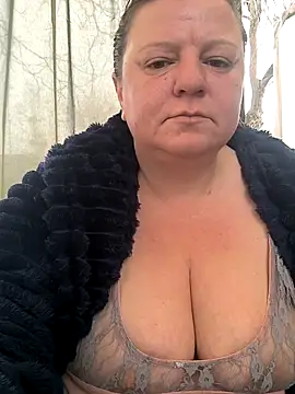 Snapshot of jusichka chatting on 04-12-26, 06:40 jusichka online show from 04-12-26, 06:40