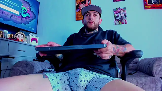 Drako Lamar online show from 11-16-25, 06:35