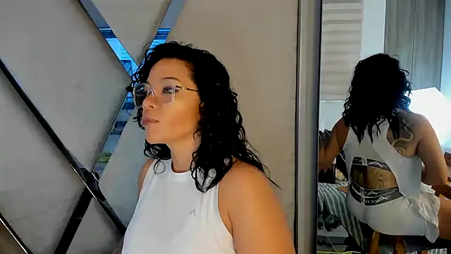 paula daniela1 online show from 02-18-25, 09:42