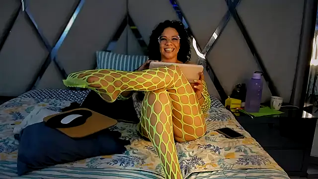 paula daniela1 online show from 03-09-25, 09:36