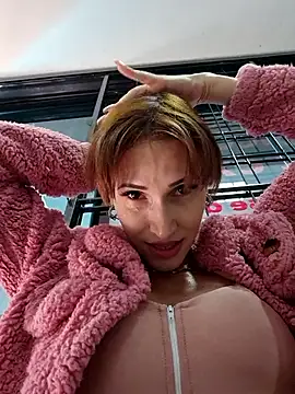 Snapshot of Irresistible24 chatting on 12-20-25, 11:50 Irresistible24 online show from 12-20-25, 11:50