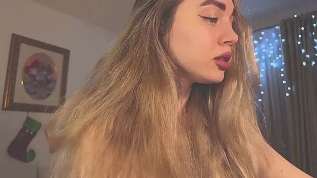 hotexclusive  online show from 01-05-25, 08:21