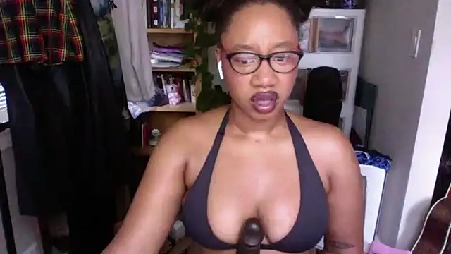 Snapshot of goddessdaisysky chatting on 09-22-25, 02:30 goddessdaisysky online show from 09-22-25, 02:30