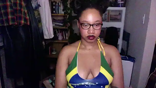 Snapshot of goddessdaisysky chatting on 09-23-25, 03:09 goddessdaisysky online show from 09-23-25, 03:09