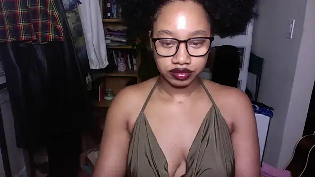 Snapshot of goddessdaisysky chatting on 09-25-25, 03:10 goddessdaisysky online show from 09-25-25, 03:10