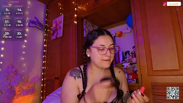 Snapshot of eva_rosse69 chatting on 05-28-26, 12:13 eva rosse69 online show from 05-28-26, 12:13