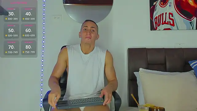 MikeRoss7777 online show from 12-02-24, 10:34