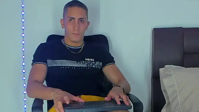 MikeRoss7777 online show from 12-18-24, 06:21