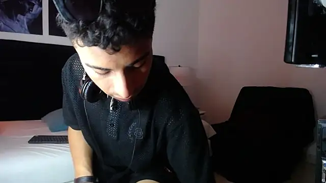 JuanCamiilo 66 online show from 01-08-25, 04:12